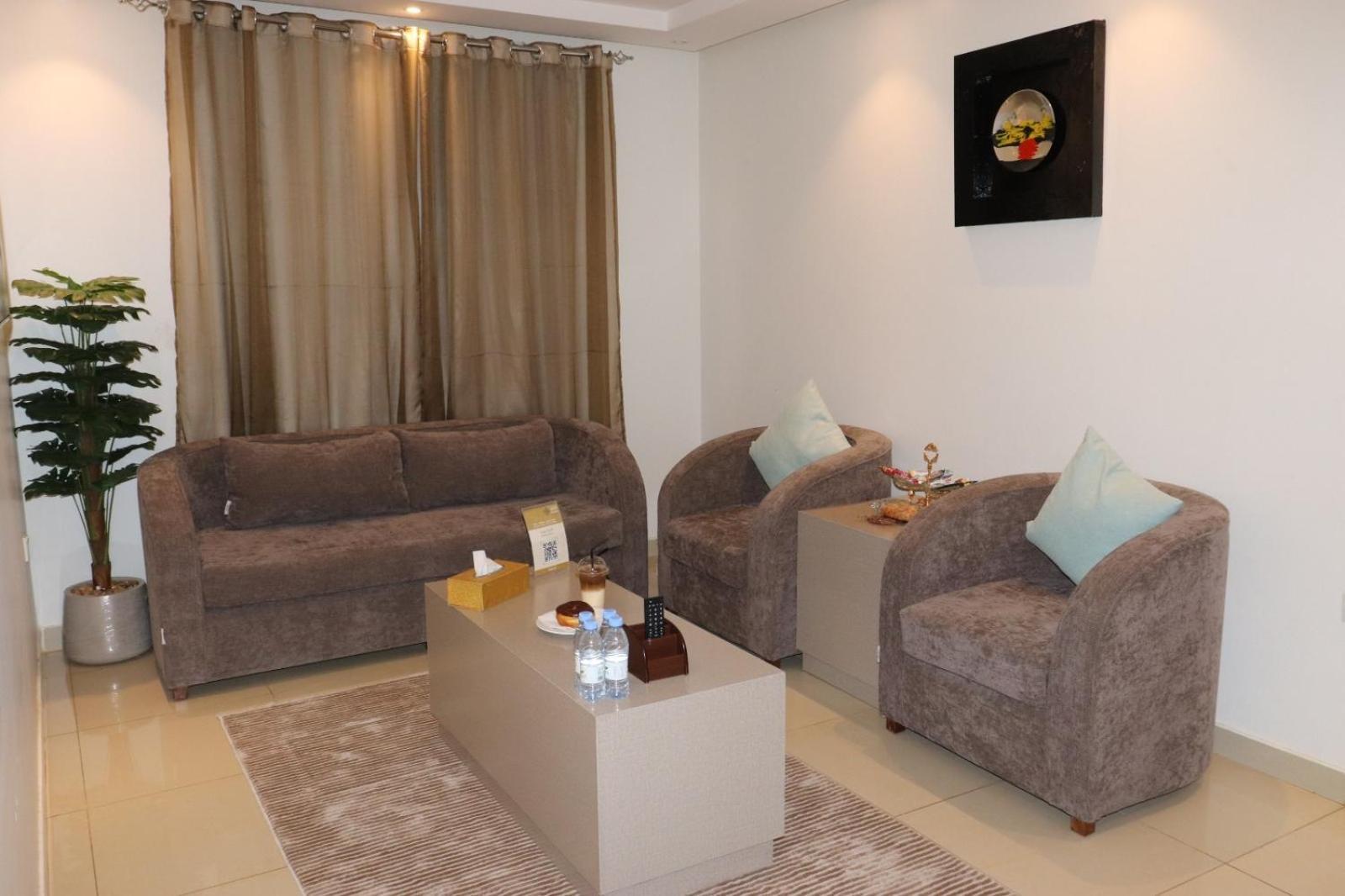Al Bateel Furnished Apartments リヤード エクステリア 写真