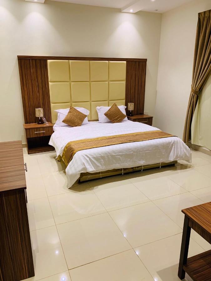 Al Bateel Furnished Apartments リヤード エクステリア 写真